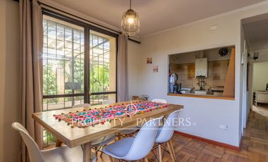 Casa Sólida con Gran Terreno, A pasos de Metro Pedrero