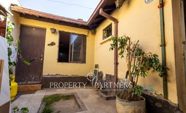 Casa Sólida con Gran Terreno, A pasos de Metro Pedrero