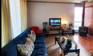 Arriendo en excelente ubicación en  Isla Teja a pasos de calle los Robles