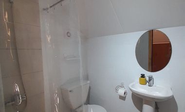 Arriendo en excelente ubicación en  Isla Teja a pasos de calle los Robles