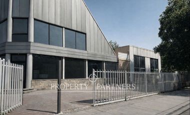 Local Comercial de Gran Presencia en Avenida Las Condes