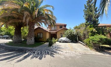 Impecable y Espectacular Casa en Condominio Altos del Carmen