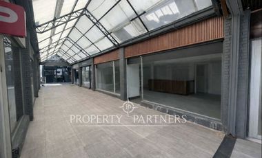 Venta Local Comercial con renta -La Dehesa