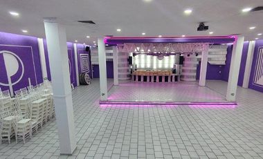 Edificio Comercial en Venta con Salón de Fiestas y Locales en Nezahualcóyotl