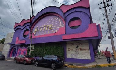 Edificio Comercial en Venta con Salón de Fiestas y Locales en Nezahualcóyotl