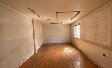 Se Arrienda galpon con oficinas,  Salesianos