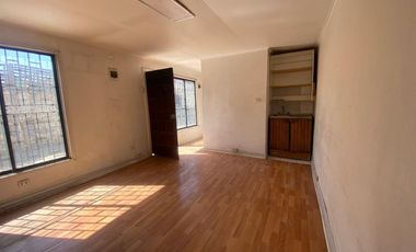 Se Arrienda galpon con oficinas,  Salesianos