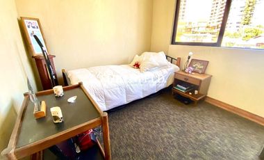 Recreo, Viña del Mar. Departamento con vista despejada al mar.