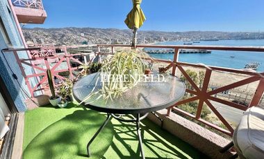 Cerro Barón. Departamento en primera línea con vista al mar.