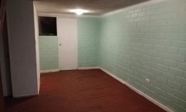 CASA EN PASAJE CERRADO