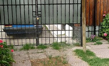 CASA EN PASAJE CERRADO