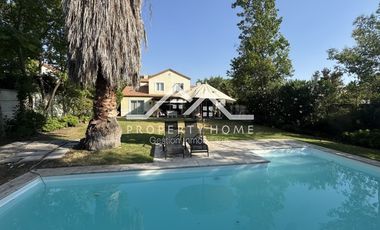 ARRIENDO PIEDRA ROJA 3 DORM + SERVICIO