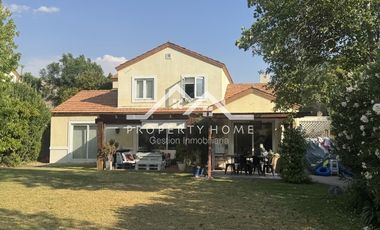 ARRIENDO PIEDRA ROJA 3 DORM + SERVICIO