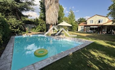 ARRIENDO PIEDRA ROJA 3 DORM + SERVICIO