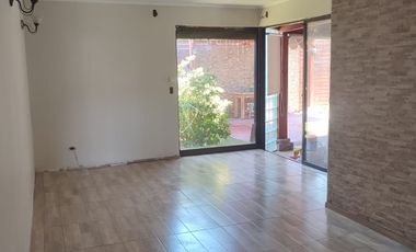 CASA 3 DORMITORIOS CON GASTO COMÚN INCLUIDO EN CONDOMINIO