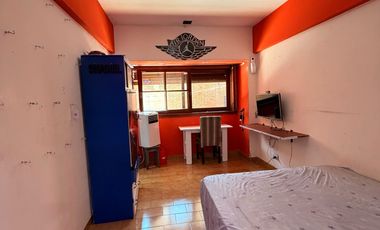 CASA CON ASCENSOR/PILETA/QUINCHO/SAUNA