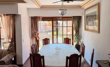 CASA CON ASCENSOR/PILETA/QUINCHO/SAUNA