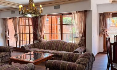 CASA CON ASCENSOR/PILETA/QUINCHO/SAUNA