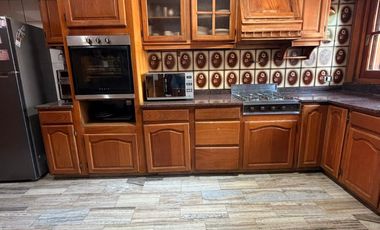 CASA CON ASCENSOR/PILETA/QUINCHO/SAUNA