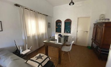 VENTA CASA DE 4 AMBIENTES EN FLORIDA OESTE