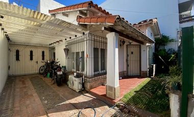 VENTA CASA DE 4 AMBIENTES EN FLORIDA OESTE