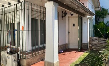 VENTA CASA DE 4 AMBIENTES EN FLORIDA OESTE