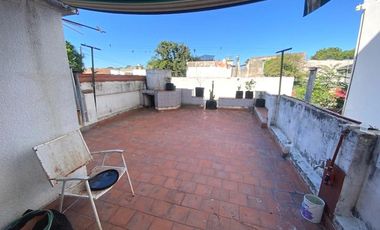 VENTA CASA DE 4 AMBIENTES EN FLORIDA OESTE