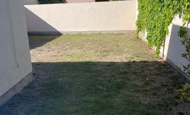 Casa en complejo cerrado en venta 2 dorm