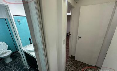 Local al frente con habitacion