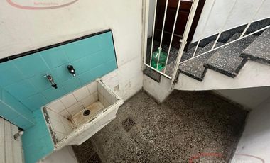 Local al frente con habitacion