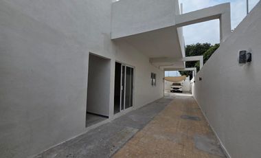 Casa en renta en Veracruz Col. 21 abril con amplio Patio