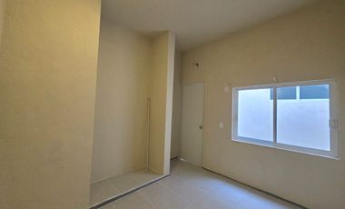 Casa en renta en Veracruz Col. 21 abril con amplio Patio