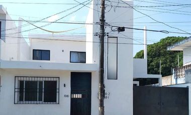 Casa en renta en Veracruz Col. 21 abril con amplio Patio