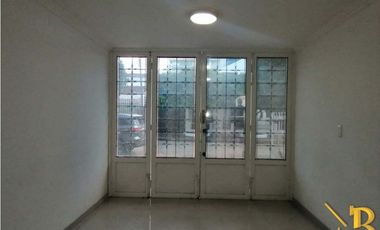 ARRIENDO CASA PARA EMPRESA BARRIO LOS HELECHOS