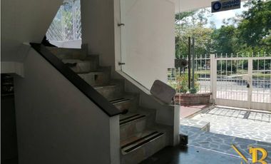 ARRIENDO CASA PARA EMPRESA BARRIO LOS HELECHOS