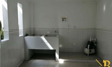 ARRIENDO CASA PARA EMPRESA BARRIO LOS HELECHOS