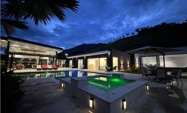 Casa Campestre de Lujo en Venta Barbosa Antioquia