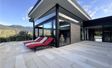 Casa Campestre de Lujo en Venta Barbosa Antioquia