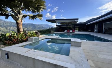 Casa Campestre de Lujo en Venta Barbosa Antioquia