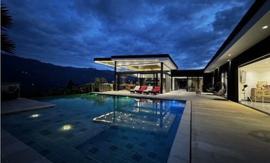 Casa Campestre de Lujo en Venta Barbosa Antioquia