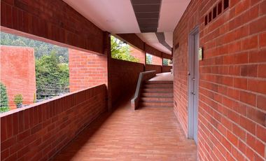 Vendo Aparta-oficina en alto de palmas - Mall Indiana