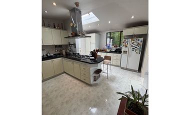 HERMOSA CASA EN VENTA EN LA CALERA