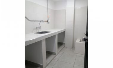 SE RENTA BODEGA EN EL CAMPESTRE