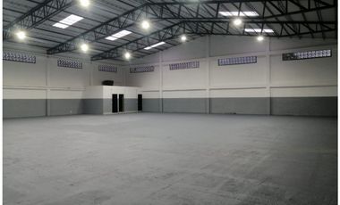 SE RENTA BODEGA EN EL CAMPESTRE