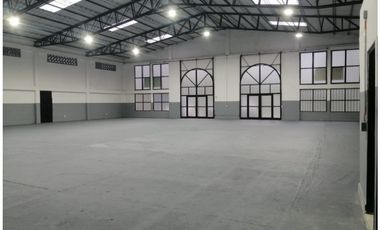 SE RENTA BODEGA EN EL CAMPESTRE