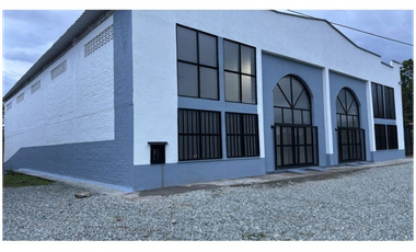 SE RENTA BODEGA EN EL CAMPESTRE