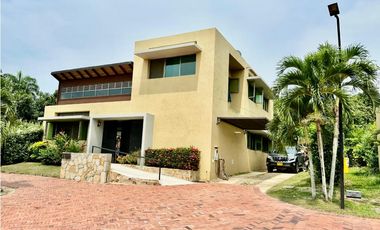 VENTA  CASA CAMPESTRE 178m2 - TERRENO 514m2 CLUB ANAPOIMA