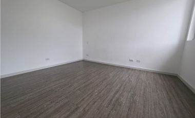 ESPACIOSO APARTAMENTO EN SURAMERICA UNIDAD COMPLETA