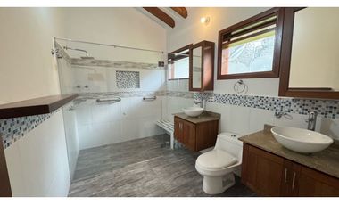 Casa campestre en unidad cerrada en el retiro