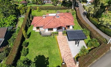 Casa campestre en unidad cerrada en el retiro